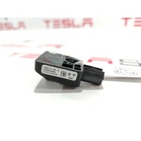 датчик удара Tesla Model S 2015  1005274-00-B