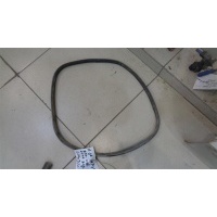 Уплотнитель стекла двери задней левой форточки Mazda MPV LW 1999-2006 1999 LC62637G1A
