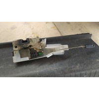 Замок двери передней левой Renault Clio 2003 8200103795