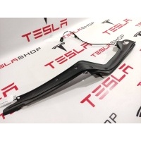 молдинг двери Tesla Model X 2017 1037560-00-D