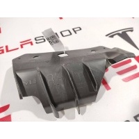 кронштейн крепления бампера переднего Tesla Model 3 2017 1084170-00-B