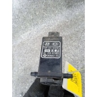Насос (моторчик) омывателя стекла DENSO , НА ДВА ВЫХОДА , 3ПИН. Kia Carens 2 2004 OK2FB67483