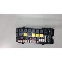 Блок предохранителей Land Rover Discovery 2 1998-2004 2001 YQE103800