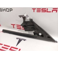 Уплотнитель Tesla Model 3 2017 1090502-00-G