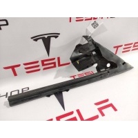 Уплотнитель Tesla Model 3 2017 1090502-00-G