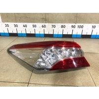 Фонарь задний наружный левый Toyota Camry V70 8156133660