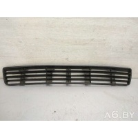 Заглушка (решетка) в бампер передний Audi A4 B5 2000 8D0807683