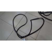 Уплотнитель двери передней левой Mazda 6 GG, GY 2002-2007 2006 GJ6A59760E