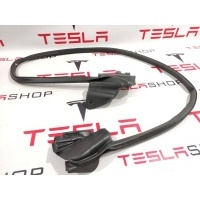 Уплотнитель Tesla Model S 2014 6009593-00-D