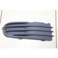 Решетка переднего бампера правая Volvo V50 S40 2004-2012 30657010