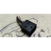 разъем Audi 4b0972575