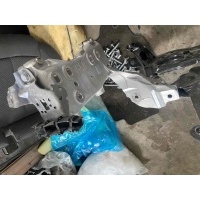 Кронштейн двигателя опорный Audi A8 2020 4n0399296a