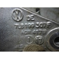 Кронштейн двигателя Volkswagen Touareg 2012 7L8199307F