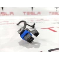 Разъем (фишка) проводки Tesla Model X 2016 1032447-80-F