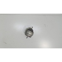 Подушка крепления двигателя левая Volkswagen Passat 5 2000-2005 2003 8D0199379AE