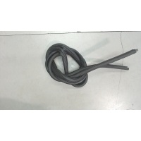 Уплотнитель перед. левая=правая Renault Megane 2 2002-2009 2004 8200077500
