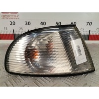 Поворотник правый Audi A4 B5 1998 8D0953050