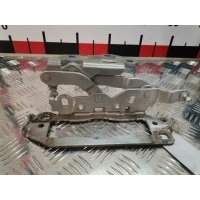 Петля капота правая Mercedes W204 (C-Class) (-) 2012 ,A2048800828