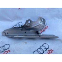 Петля капота правая Audi RS 6 C7 2014 4G8823302D