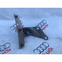 Крепления ( кронштейн ) крыла левый Audi S7 4G 2014 4G8821135D