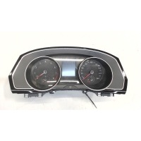 Щиток приборов (приборная панель) Volkswagen Passat 8 2015- 2016 3G0920740B