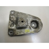 Кронштейн передней балки VAG Superb (2002 - 2008) 8D0399541B
