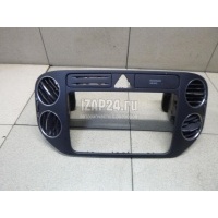 Рамка магнитолы VAG Golf Plus (2005 - 2014) 5M0858069NVAL