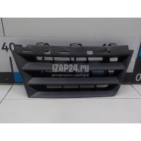 Решетка радиатора Renault Scenic II (2003 - 2009) 7701474779