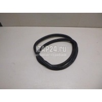 Уплотнитель заднего стекла Mitsubishi Pajero/Montero III (V6, V7) (2000 - 2006) MR971374