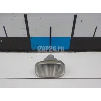 Повторитель на крыло белый Toyota Corolla E12 (2001 - 2007) 8173002023