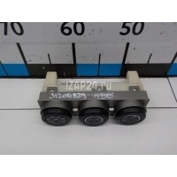 Блок управления климатической установкой Nissan X-Trail (T30) (2001 - 2006) 27500ES60A