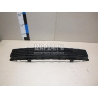 Решетка в бампер центральная Toyota Auris (E15) (2006 - 2012) 5311202080