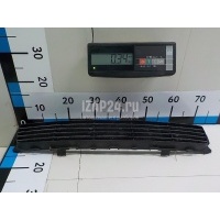 Решетка в бампер центральная Toyota Auris (E15) (2006 - 2012) 5311202080
