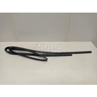 Уплотнитель стекла двери Toyota Auris (E15) (2006 - 2012) 6815102100