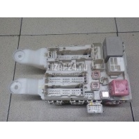 Блок предохранителей Toyota Auris (E15) (2006 - 2012) 8273002510