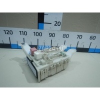 Блок предохранителей Toyota Auris (E15) (2006 - 2012) 8273002510