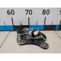 Кронштейн крепления троса КПП Toyota Yaris (2005 - 2011) 335A052010