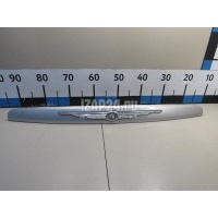 Накладка двери багажника Chrysler Pacifica (2003 - 2008) UP45WS2AB