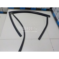 Уплотнитель стекла двери Ford Kuga (2008 - 2012) 1703932