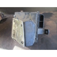 Корпус воздушного фильтра Volkswagen Passat 2000 8d0129607g