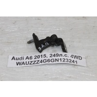 Крепление двери Audi A6 4G2 2015 4G0831401C