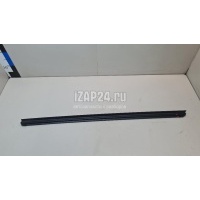 Накладка стекла переднего правого Toyota Highlander II (2007 - 2013) 6817148040