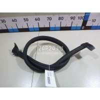 Уплотнитель капота Renault Duster 2012 668300019R
