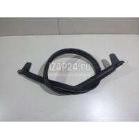 Уплотнитель капота Renault Duster 2012 668300019R