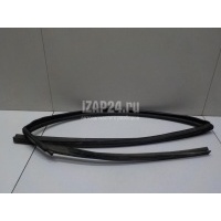Уплотнитель стекла двери Nissan Almera (G15) (2013 - 2018) 82330EW000