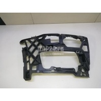 Кронштейн переднего бампера правый VAG Golf VII (2012 - 2020) 5G0807724D