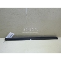 Уплотнитель (внутри) Toyota Corolla E18 2013 6817402210