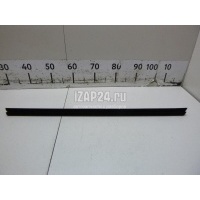 Уплотнитель (внутри) Toyota Corolla E18 2013 6817402210