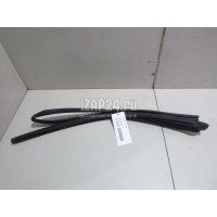 Уплотнитель стекла двери Toyota Corolla E18 2013 6814202300
