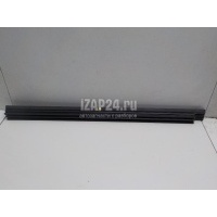 Уплотнитель (внутри) Toyota Camry V70 2017 6817433101
